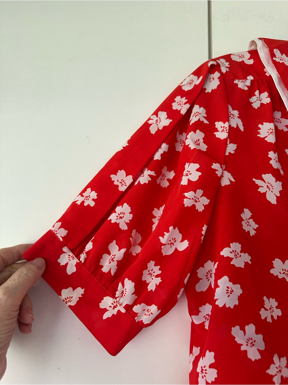 🌺 Vintage Josephine Red Floral Peter Pan Collar Blouse Size 10 - Picture 2 of 9
